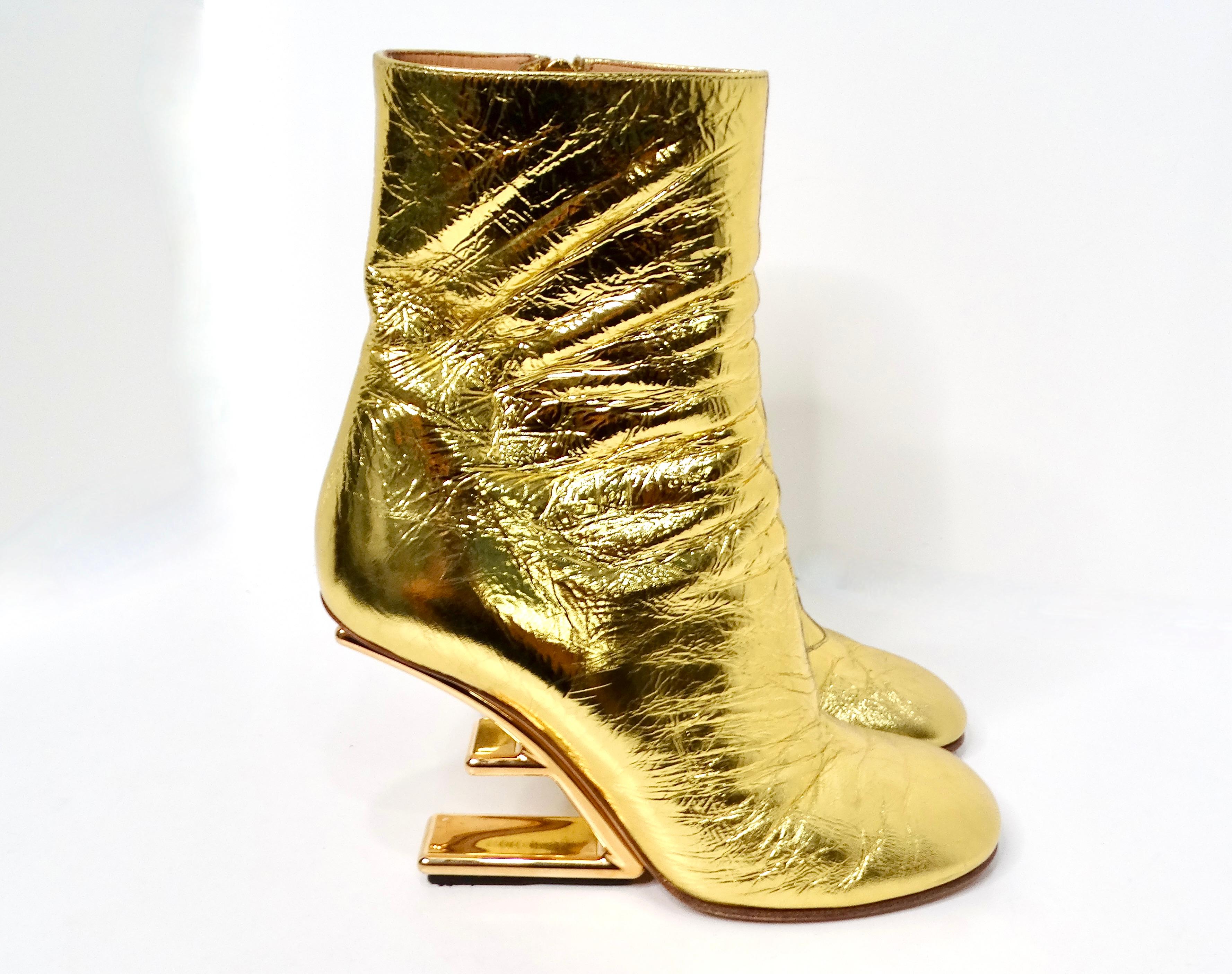 Botines Fendi Primera Fendi Napa Craquele Laminada Dorada en venta 3