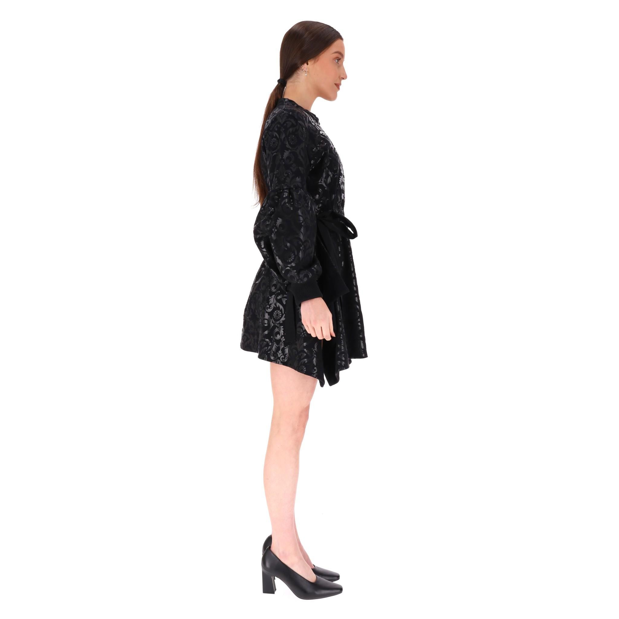 Fendi Gothic Print Verschönertes Kleid (Schwarz) im Angebot