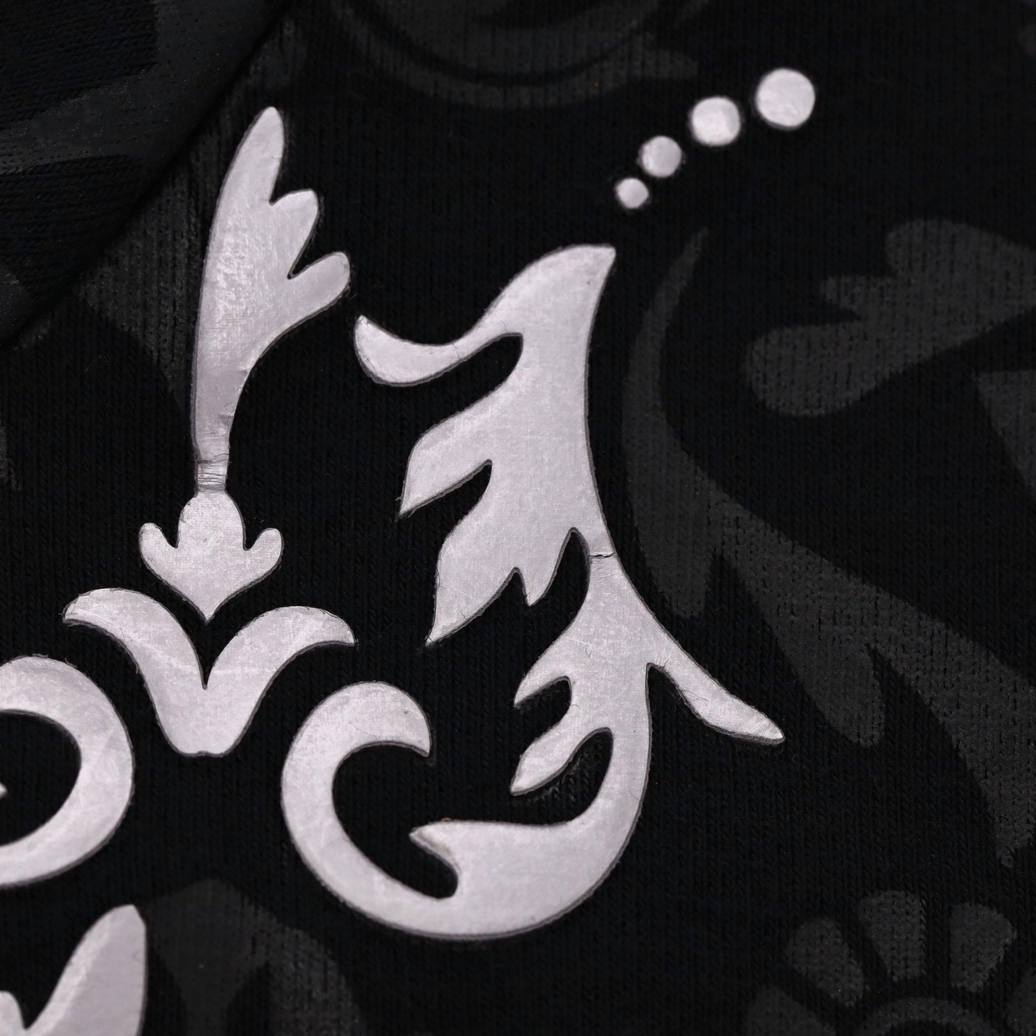 Fendi Gothic Print Verschönertes Kleid im Angebot 4