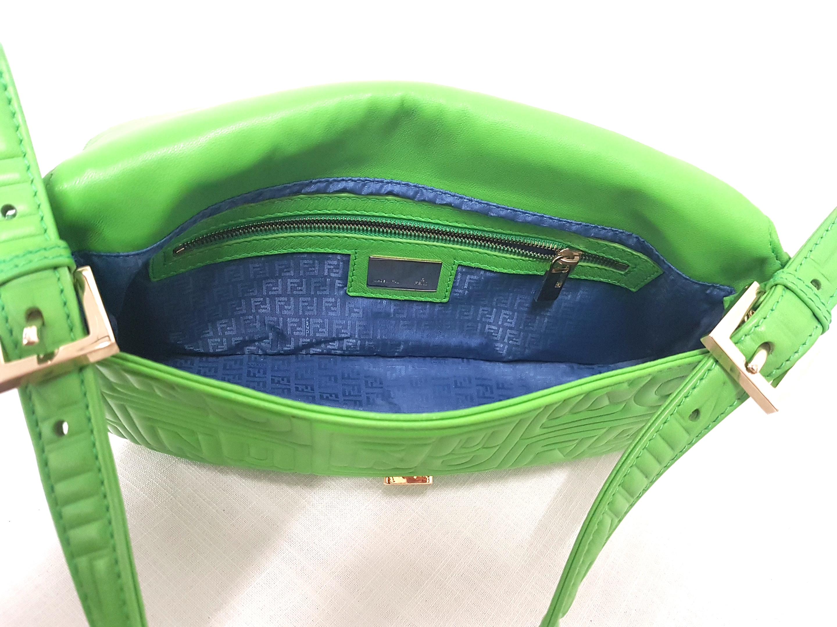 Fendi Green Baguette Bag  In Good Condition In Lugano, CH