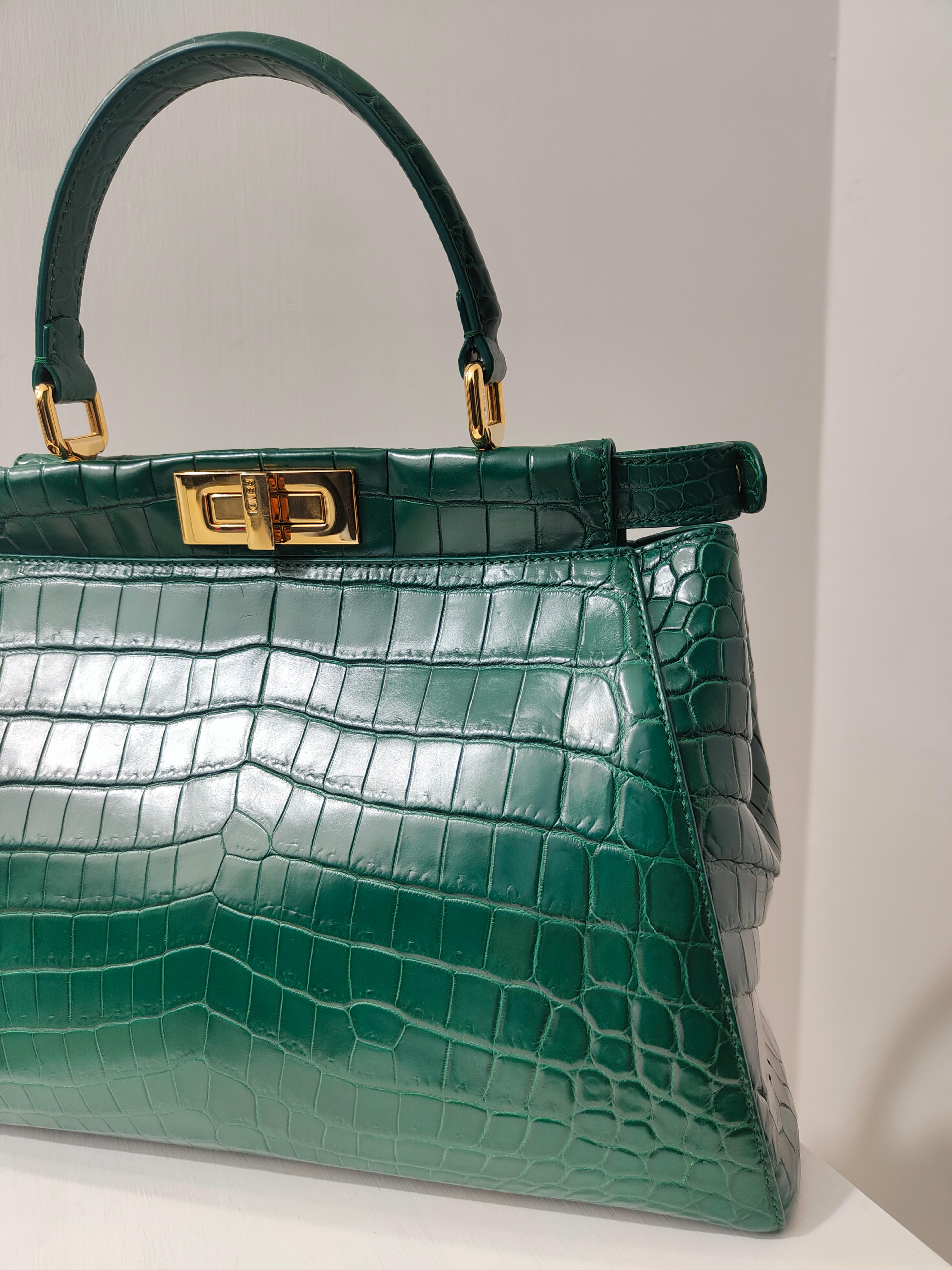 Fendi green Emerald croco leather Peekaboo shoulder bag / handle bag In Excellent Condition For Sale In Capri, IT