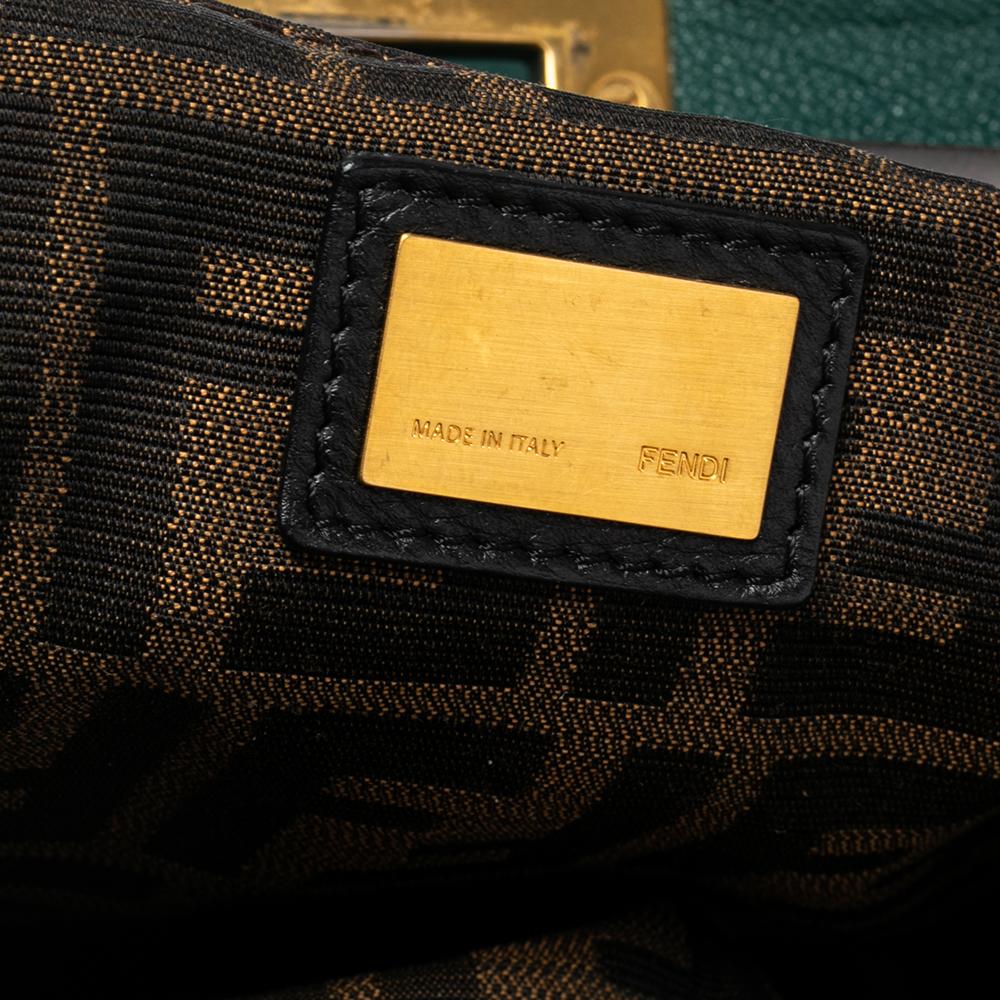 Fendi Green Leather Large Peekaboo Top Handle Bag In Good Condition In Dubai, Al Qouz 2