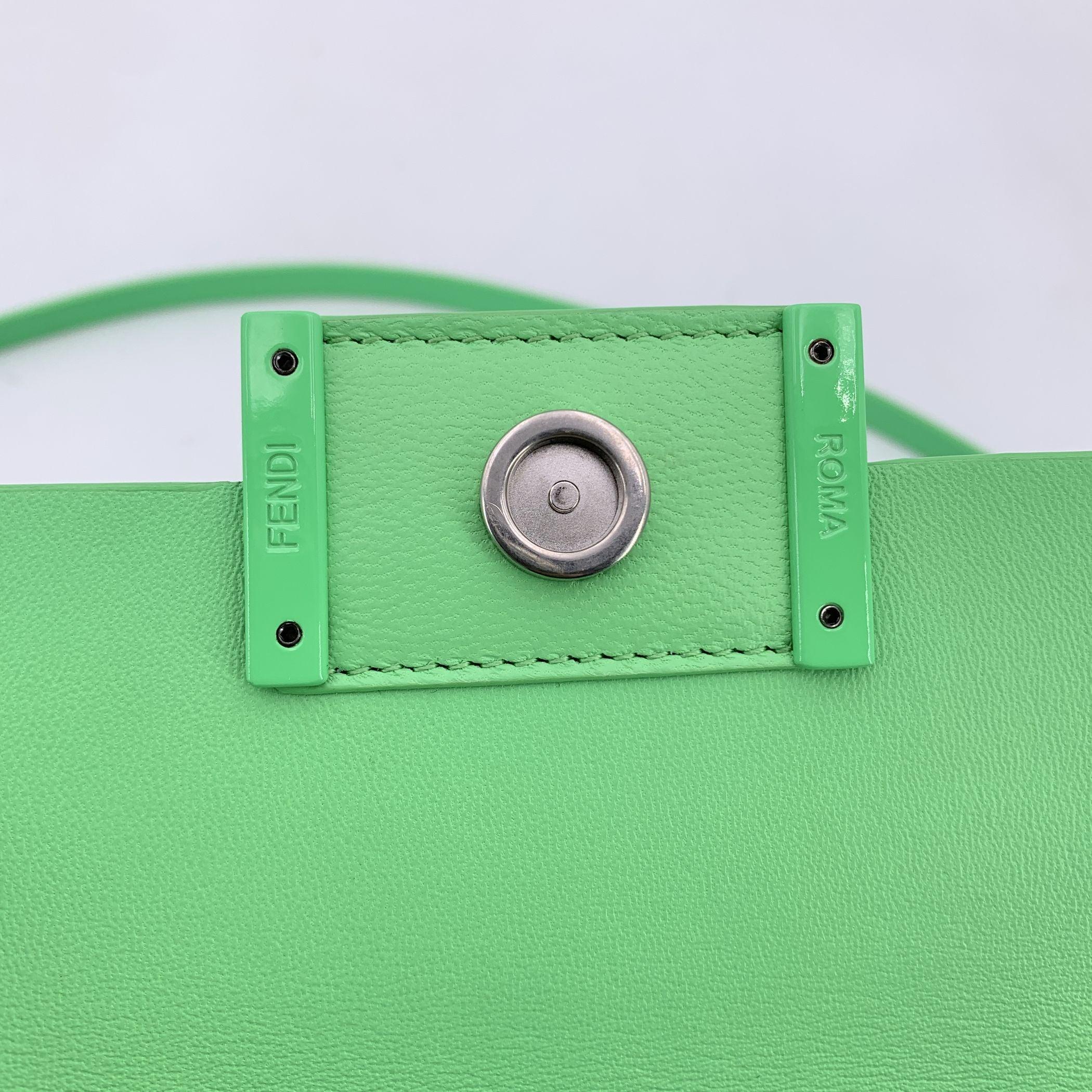 Fendi Green Patent Leather and Leather Baguette Phone Pouch For Sale 1