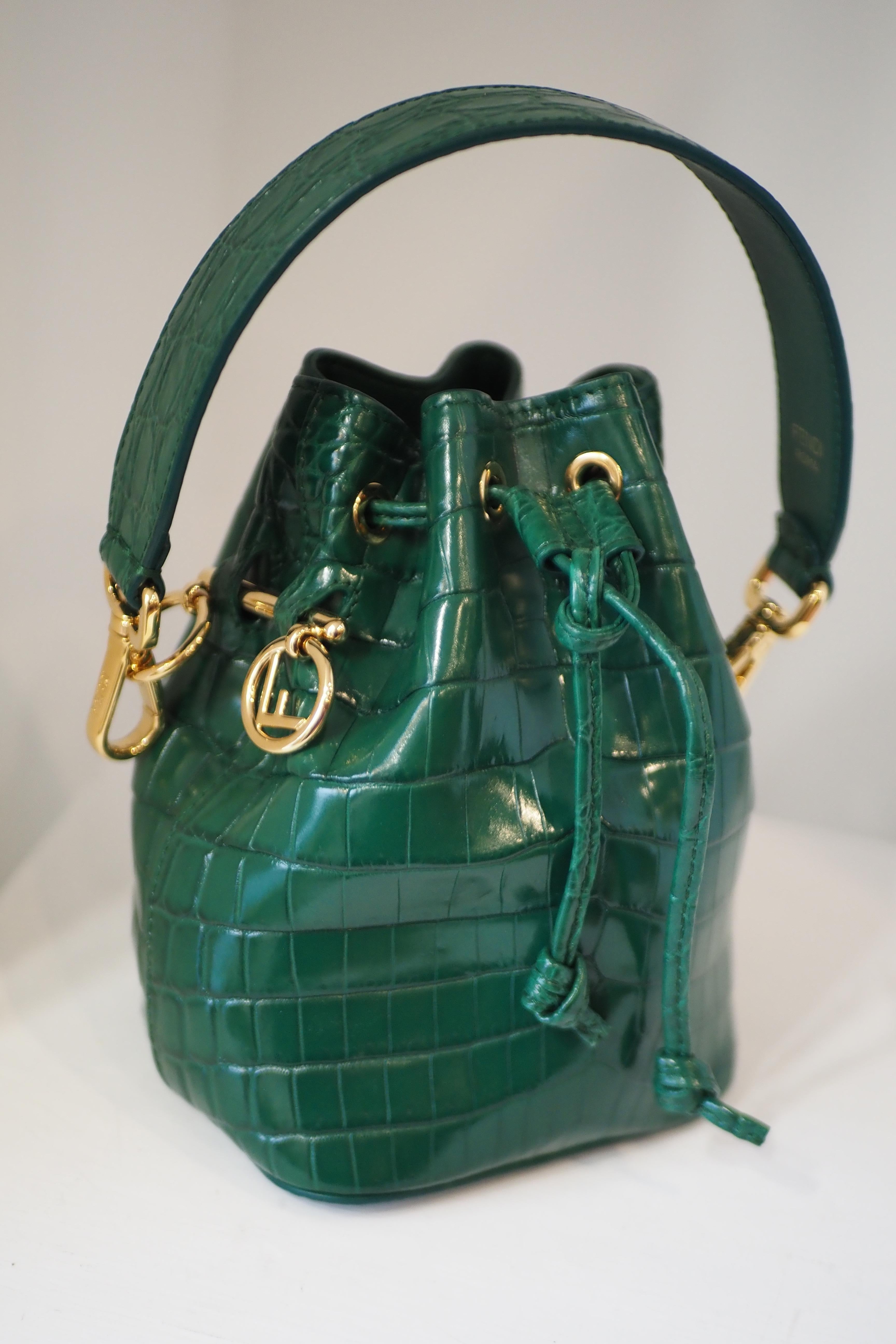 Fendi green satchel bag In Excellent Condition For Sale In Capri, IT
