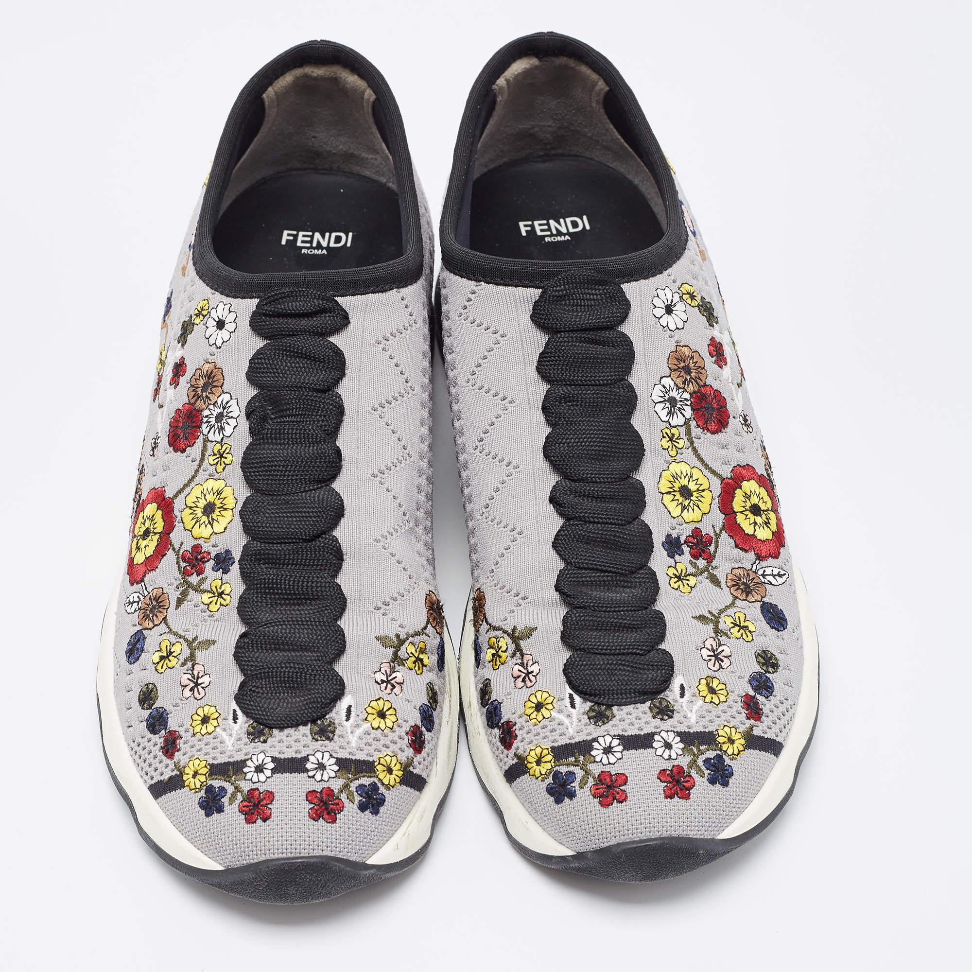 Fendi Grey Floral Embroidered Knit Fabric Slip On Sneakers Size 38 In Good Condition For Sale In Dubai, Al Qouz 2