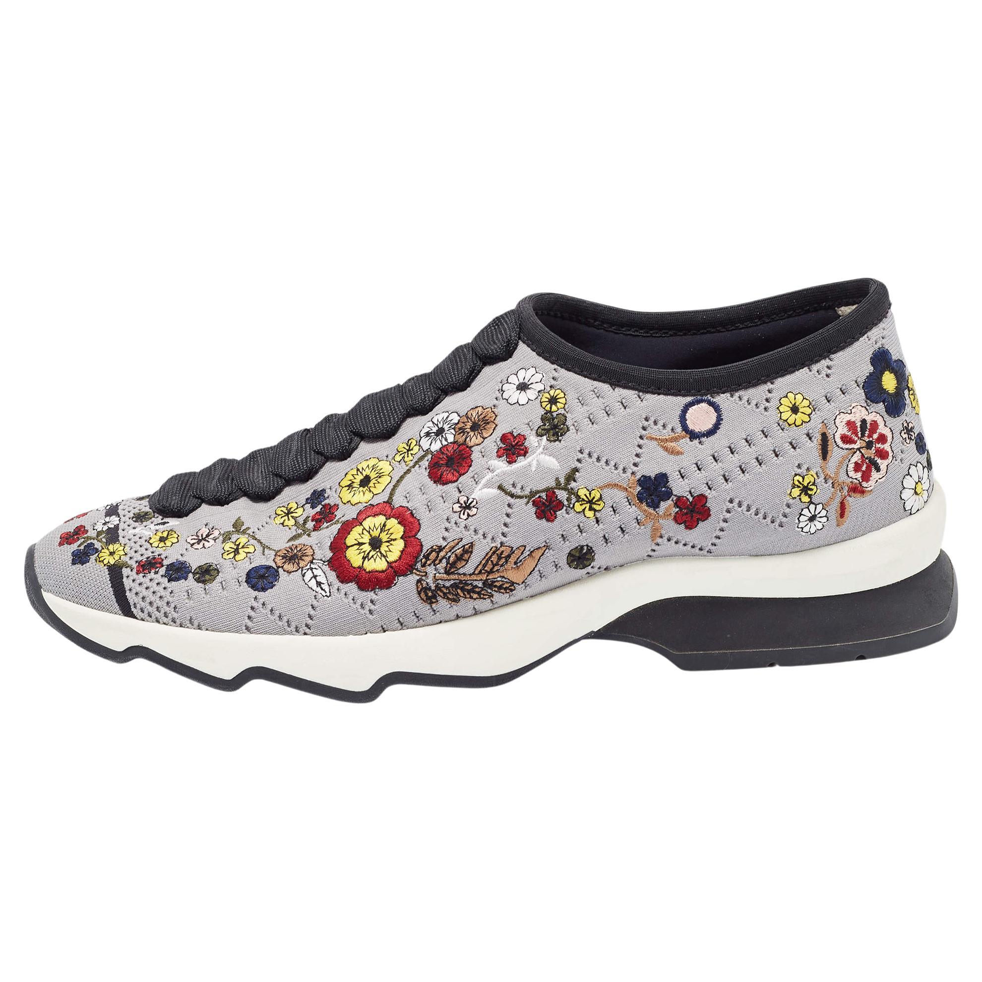 Fendi Grey Floral Embroidered Knit Fabric Slip On Sneakers Size 38 For Sale