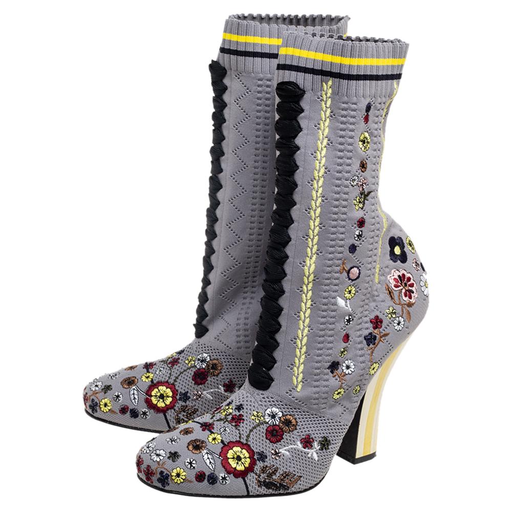 Fendi Grey Floral Embroidered Knit Fabric Sock Ankle Boots Size 40 In Excellent Condition In Dubai, Al Qouz 2