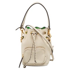 Fendi Mini Mon Tresor Bucket Bag aus grauem/grünem Leder