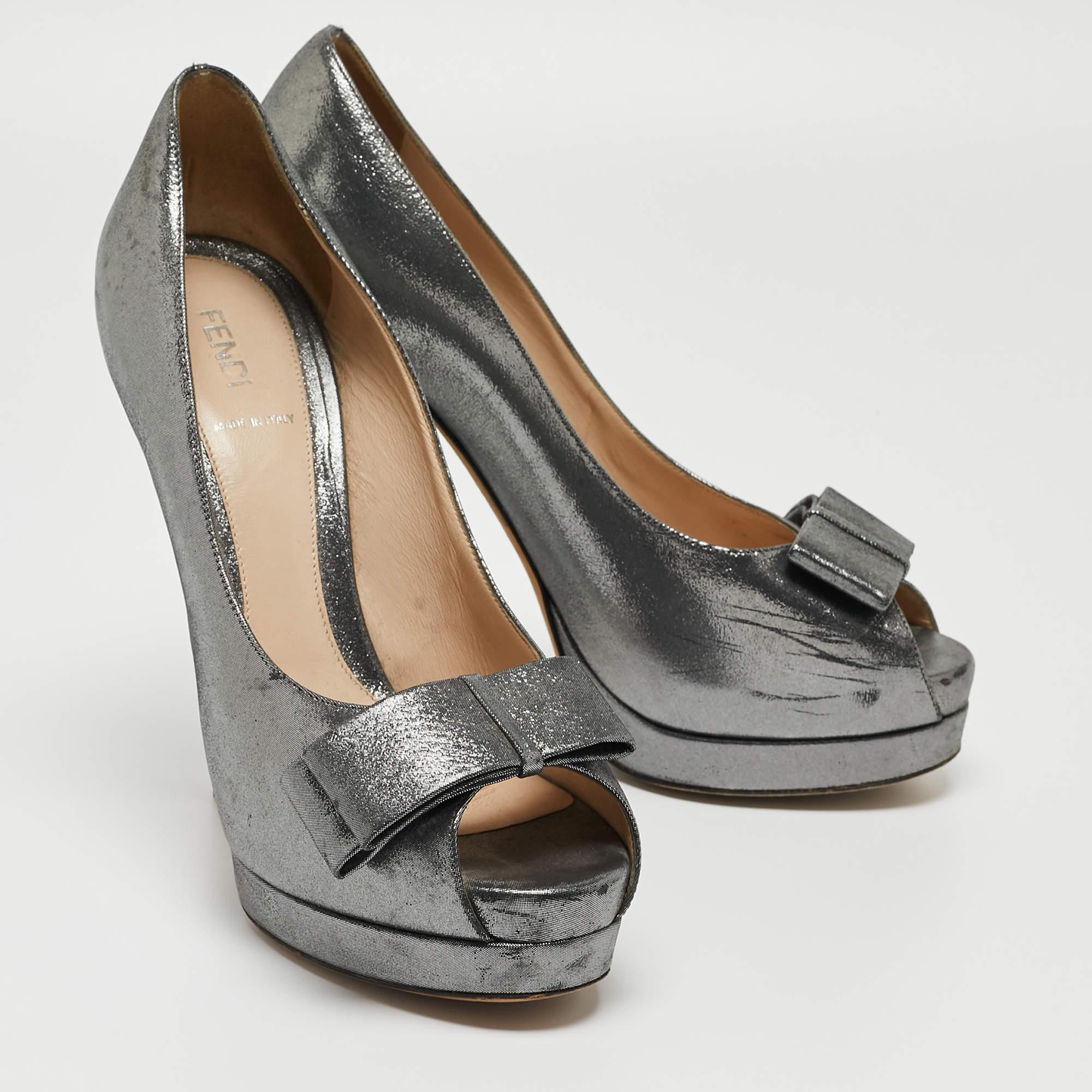 Fendi - Escarpins à plateforme en cuir gris avec nœud Taille 40 Pour femmes en vente