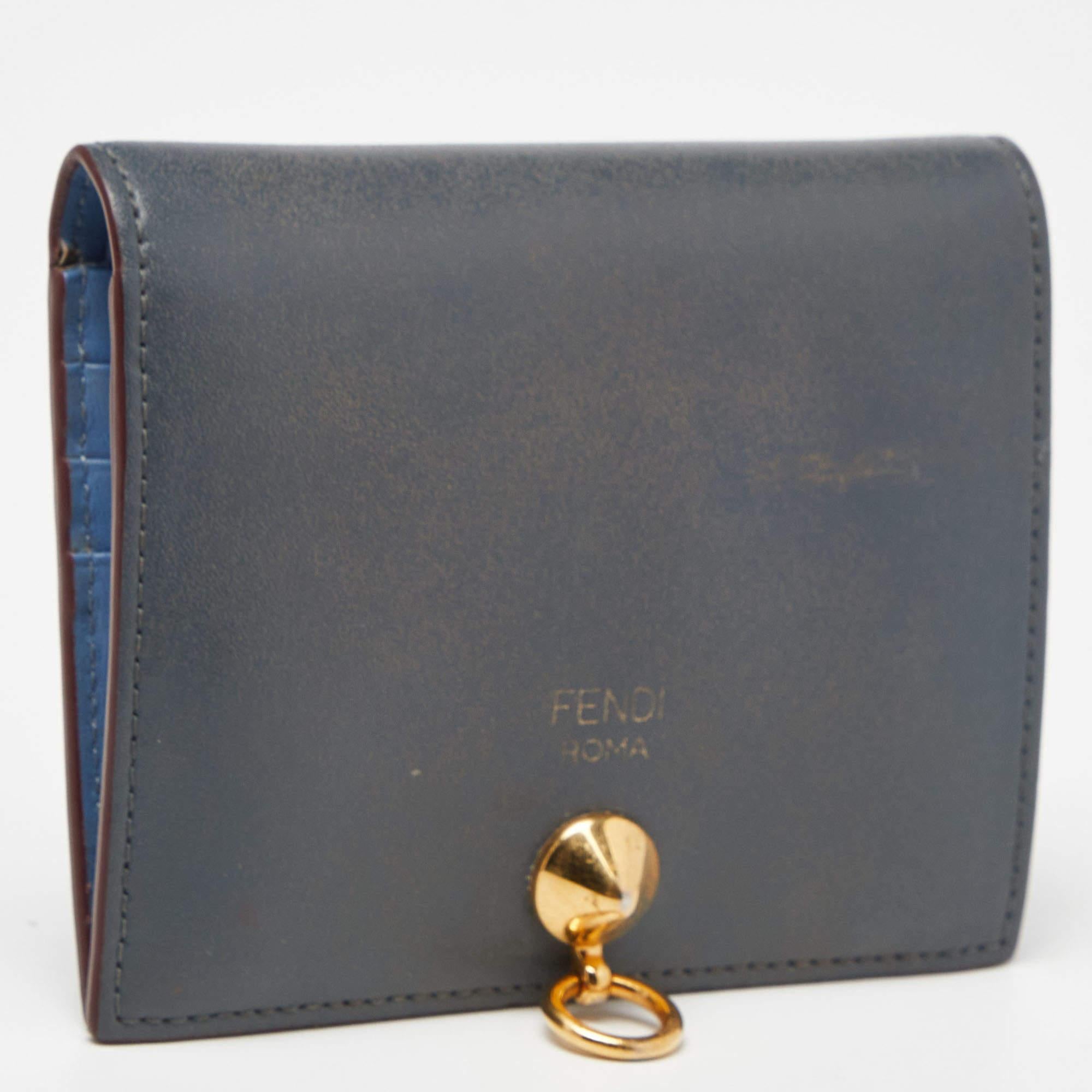 Fendi Grey Leather By The Way Bifold Wallet In Good Condition For Sale In Dubai, Al Qouz 2