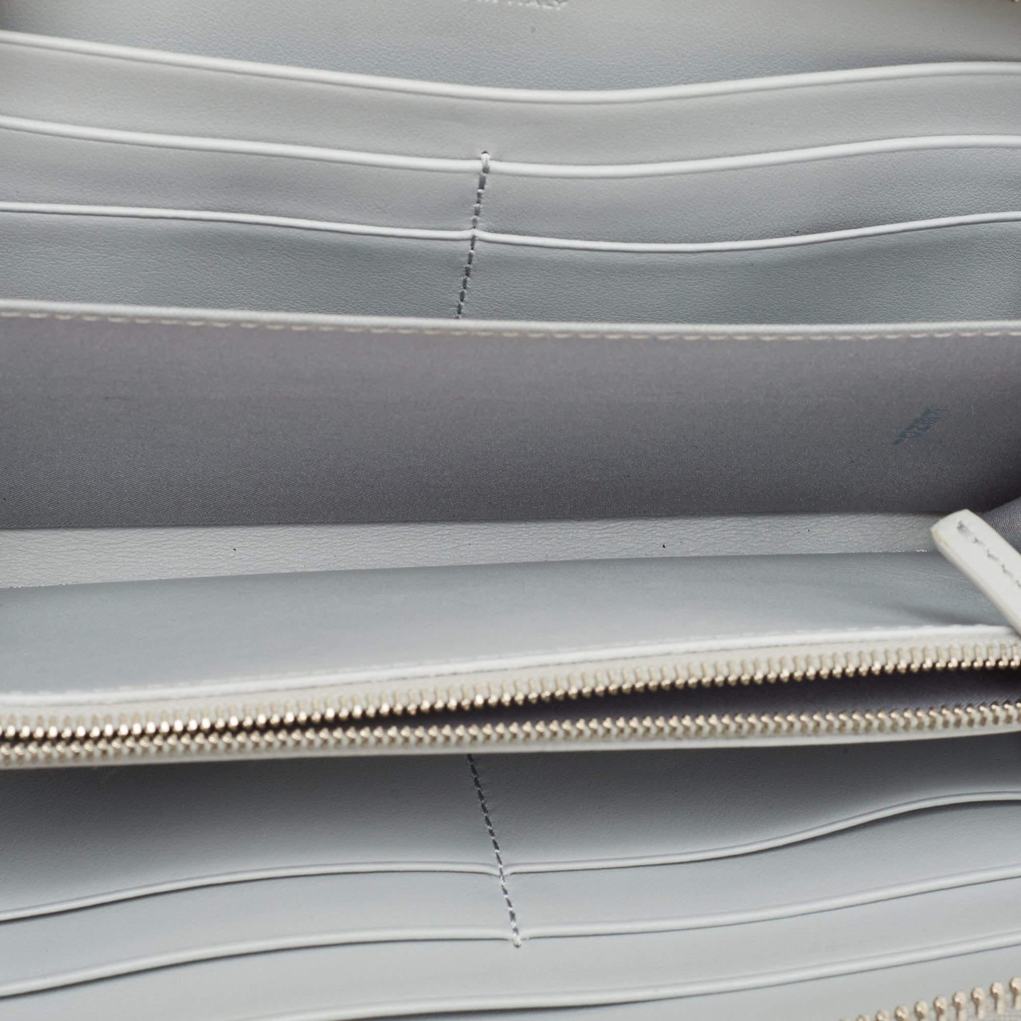 Fendi Grey Leather Logo Studded Zip Around Wallet For Sale 5