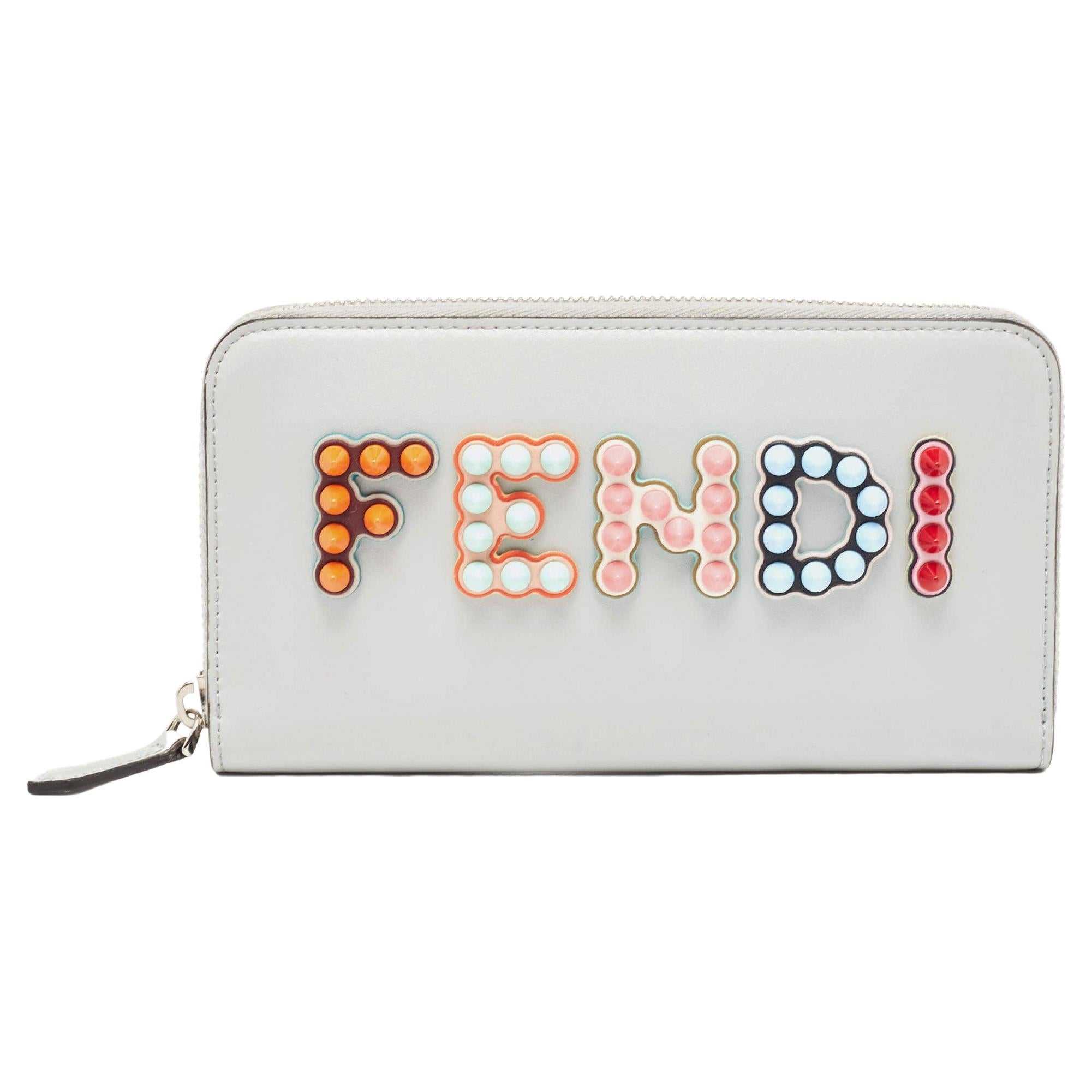 How do I authenticate a Fendi wallet?