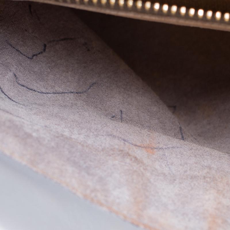 Fendi Grey Leather Medium Peekaboo Top Handle Bag In Good Condition In Dubai, Al Qouz 2