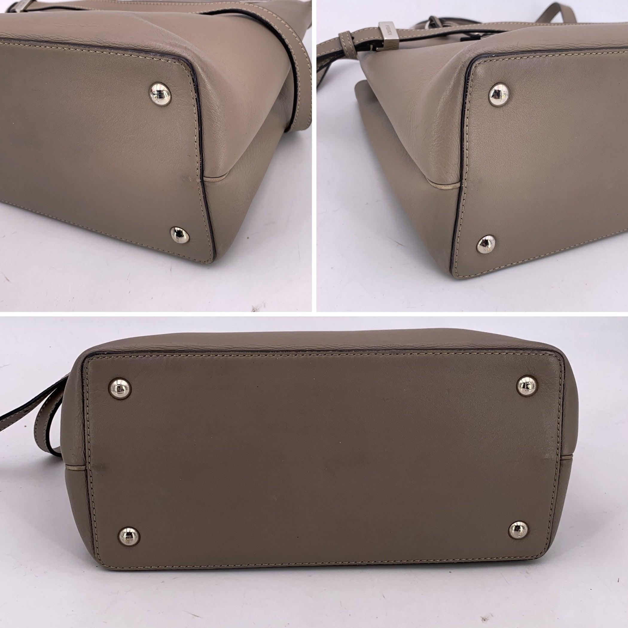 Fendi - Sac à main en cuir gris Petite 2 Jours avec bandoulière en vente 1
