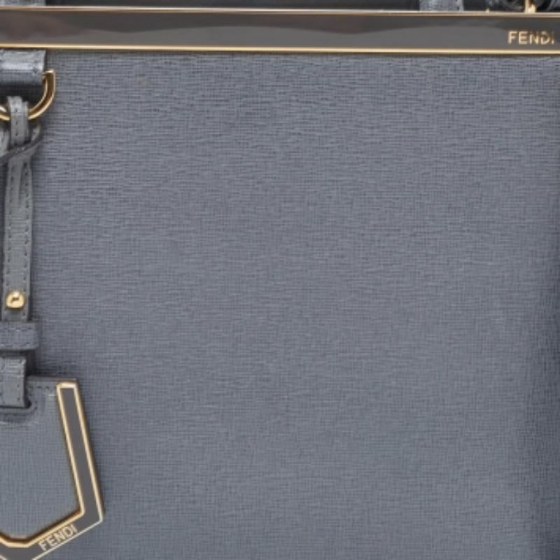 Fendi Petit sac cabas 2jours en cuir gris Bon état - En vente à Dubai, Al Qouz 2