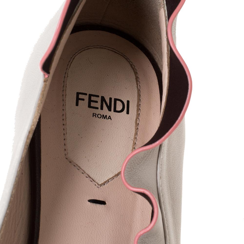 Fendi Grey Leather Ruffle Trim Ballet Flats Size 36.5 In Good Condition In Dubai, Al Qouz 2