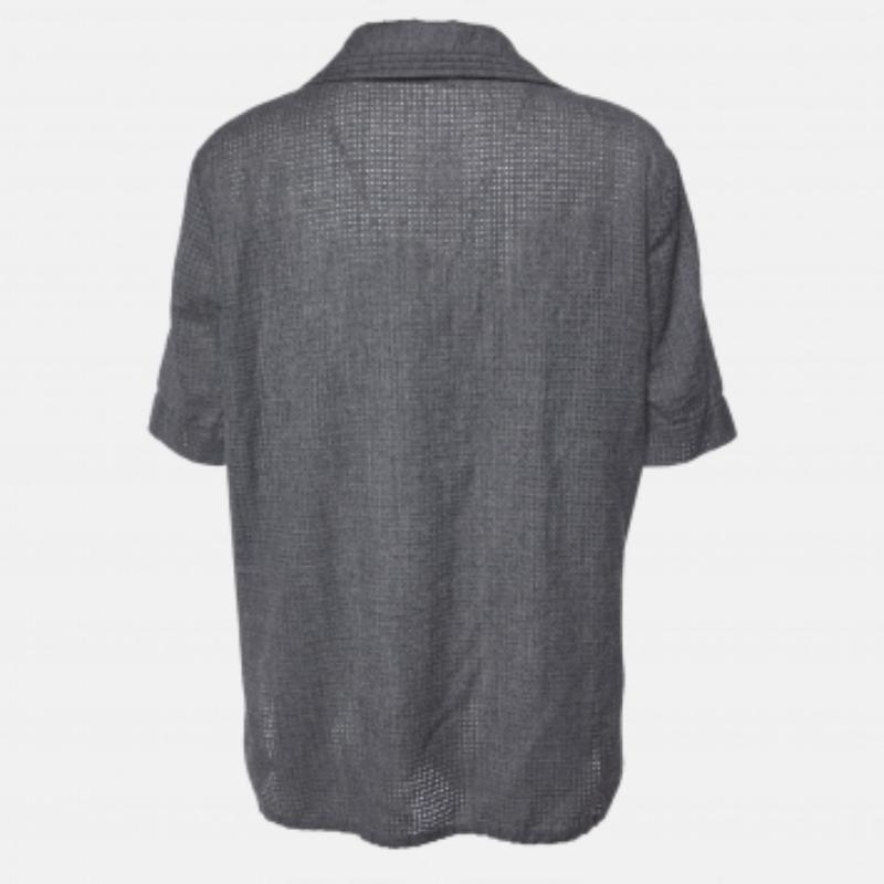 Comme cette chemise de créateur est fabuleuse ! Il est confectionné dans des matières nobles et présente une silhouette ajustée. Associez-le à un pantalon et à des mocassins pour un ensemble cool.