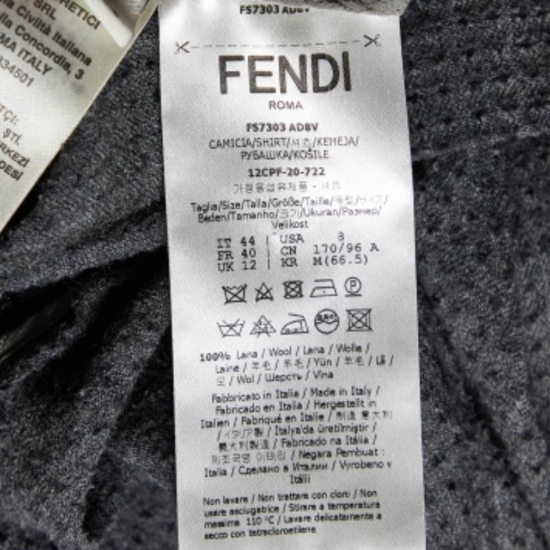 Fendi - Chemise à manches courtes en laine perforée grise M Bon état - En vente à Dubai, Al Qouz 2