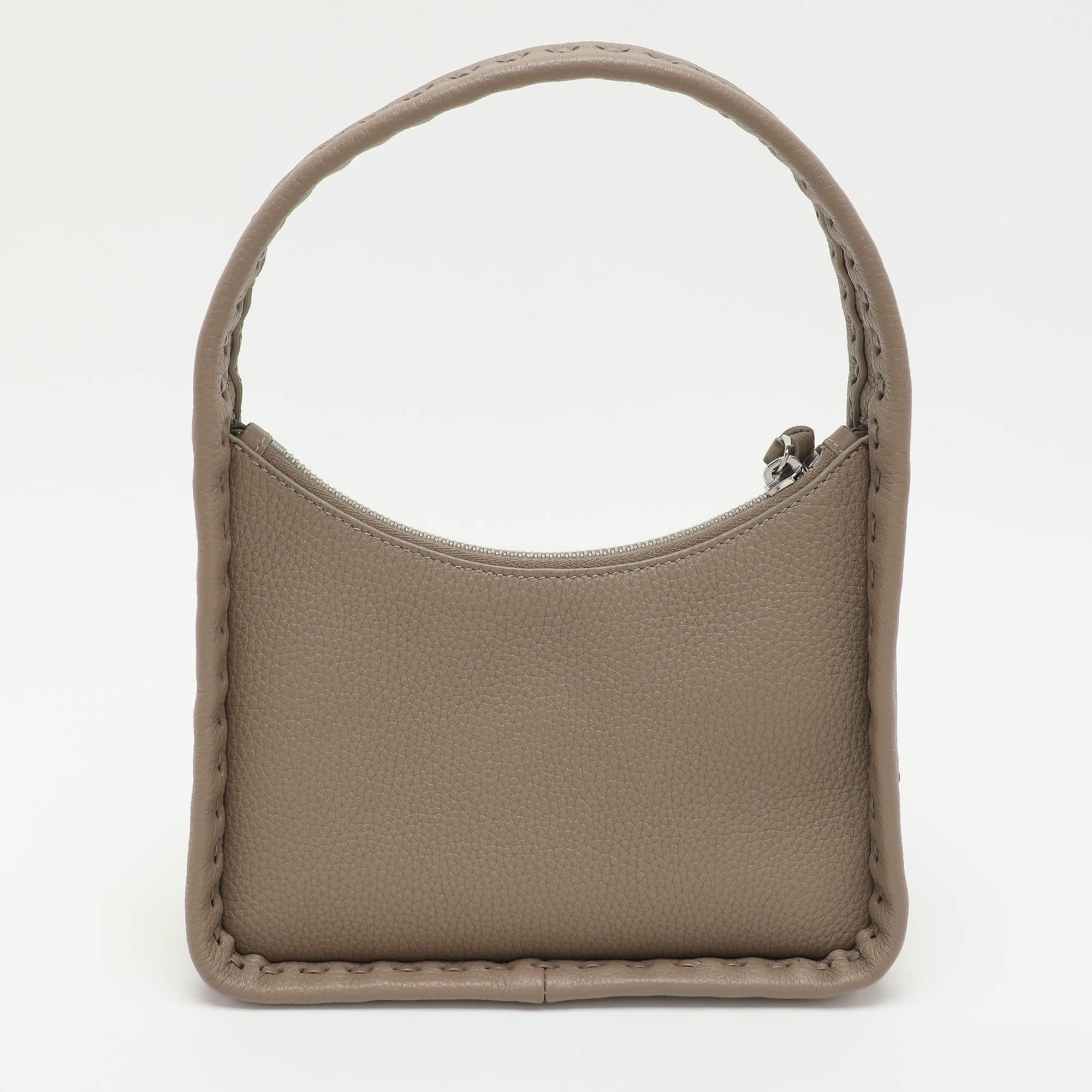 Fendi Mini Fendessence en cuir gris Selleria Hobo Neuf - En vente à Dubai, Al Qouz 2
