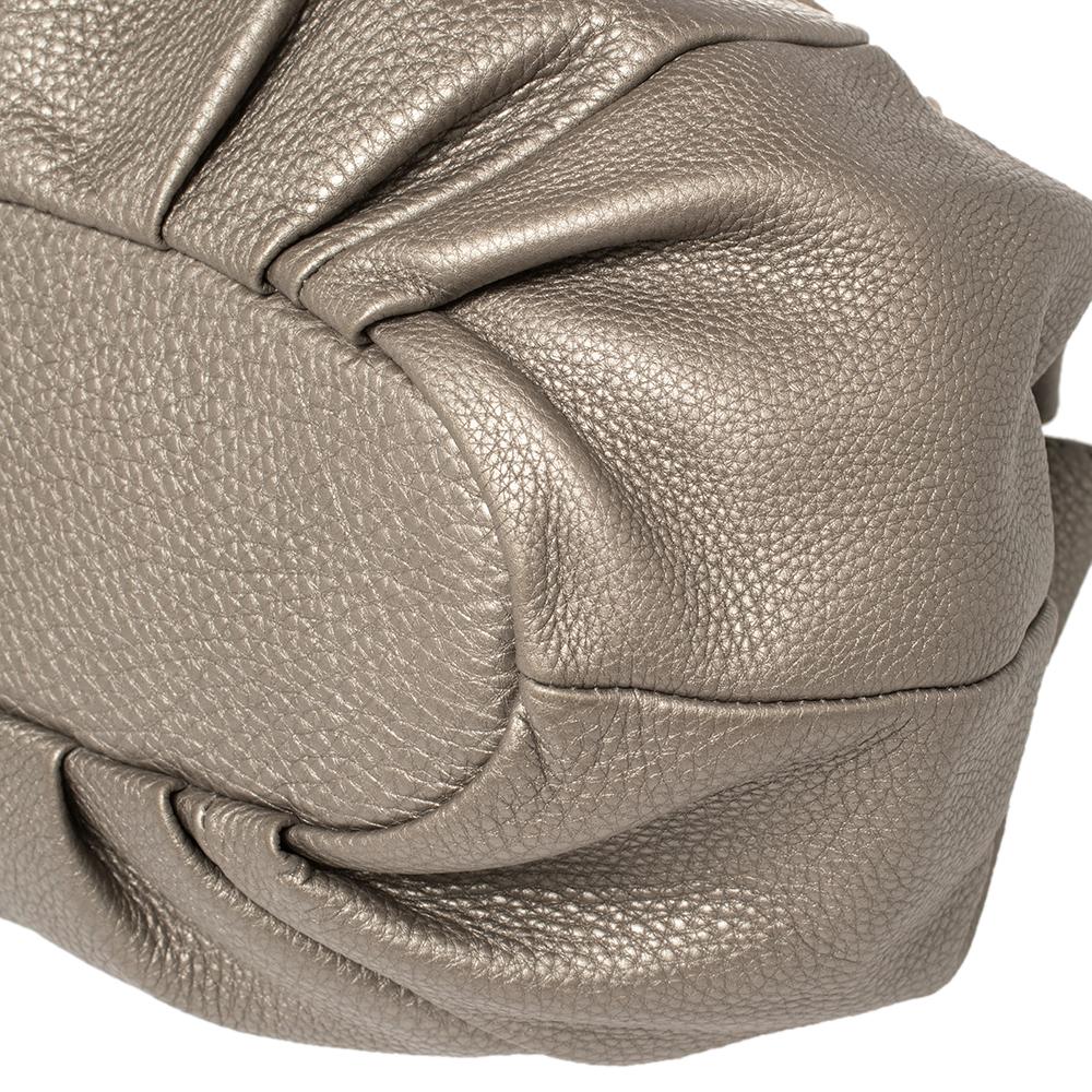 Fendi Grey Selleria Leather Pomodorino Shoulder Bag In Good Condition In Dubai, Al Qouz 2