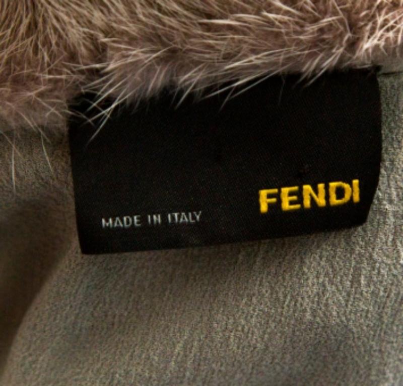 Fendi Graue Seide Ombre Pelz Detail Lagenkleid mit kurzen Ärmeln M Damen im Angebot