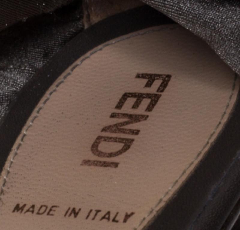 Fendi Sandalias planas de tejido elástico gris talla 36.5 en venta 3