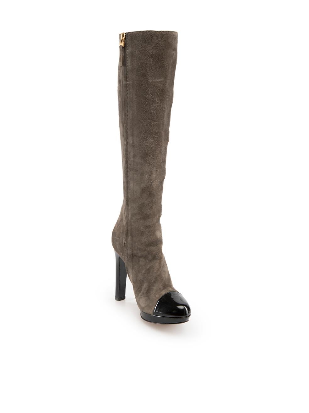 CONDITION is Never worn. No visible wear to boots is evident on this new Fendi designer resale item.
 
 Details
 Grey
 Suede
 Boots
 Knee high
 Almond toe
 Side zip fastening
 High heeled
 Black patent leather trim
 
 
 Made in Italy
 
 Composition
