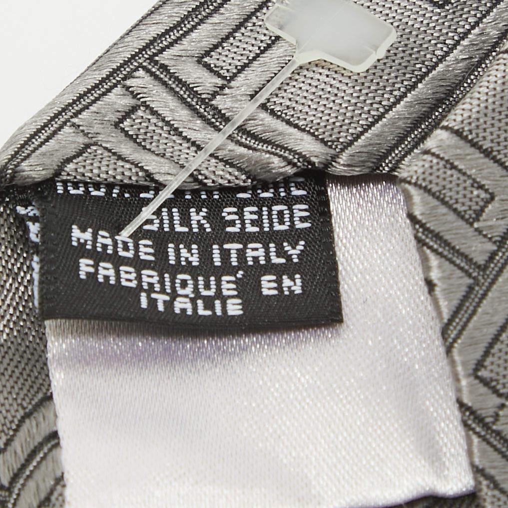 Fendi Grey Zucca Jacquard Silk Traditional Tie In Excellent Condition For Sale In Dubai, Al Qouz 2