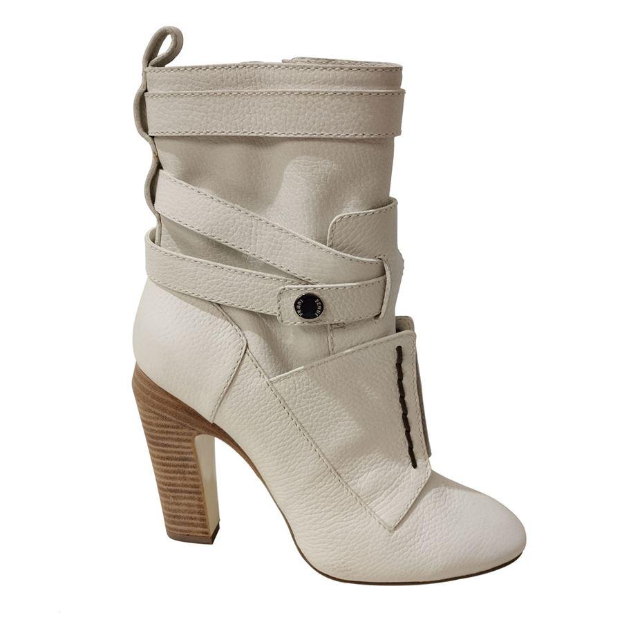 Leather White color Zip Heel height cm 11 (433 inches) Original price € 1800