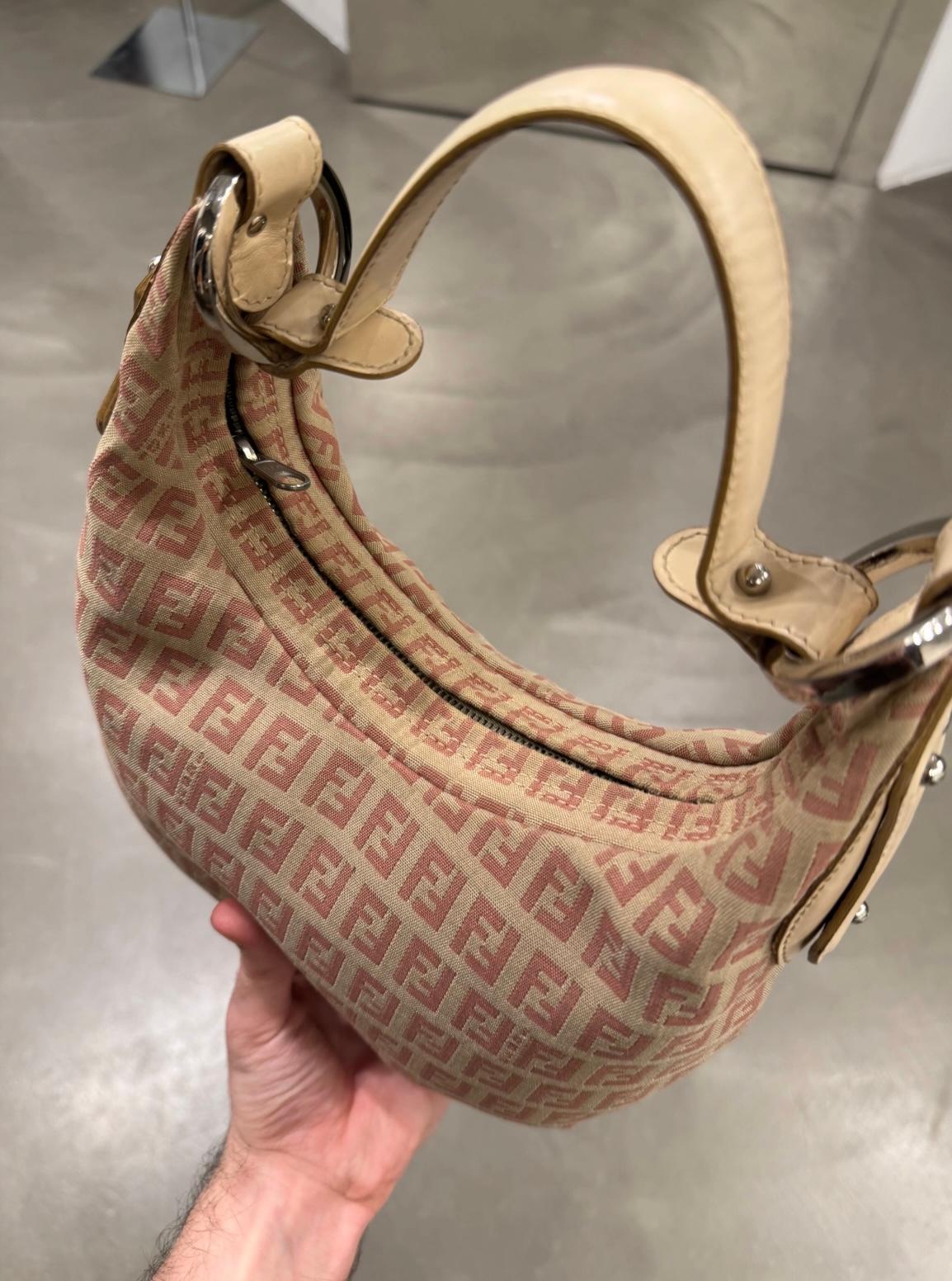 Marrone Borsa Hobo di Fendi in vendita