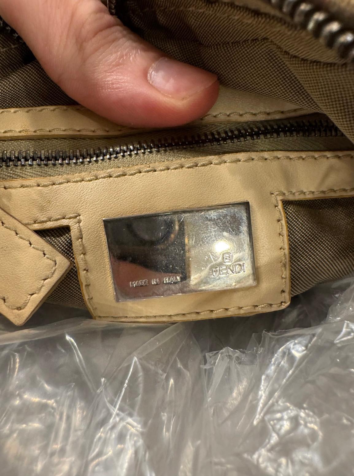 Borsa Hobo di Fendi in vendita 1