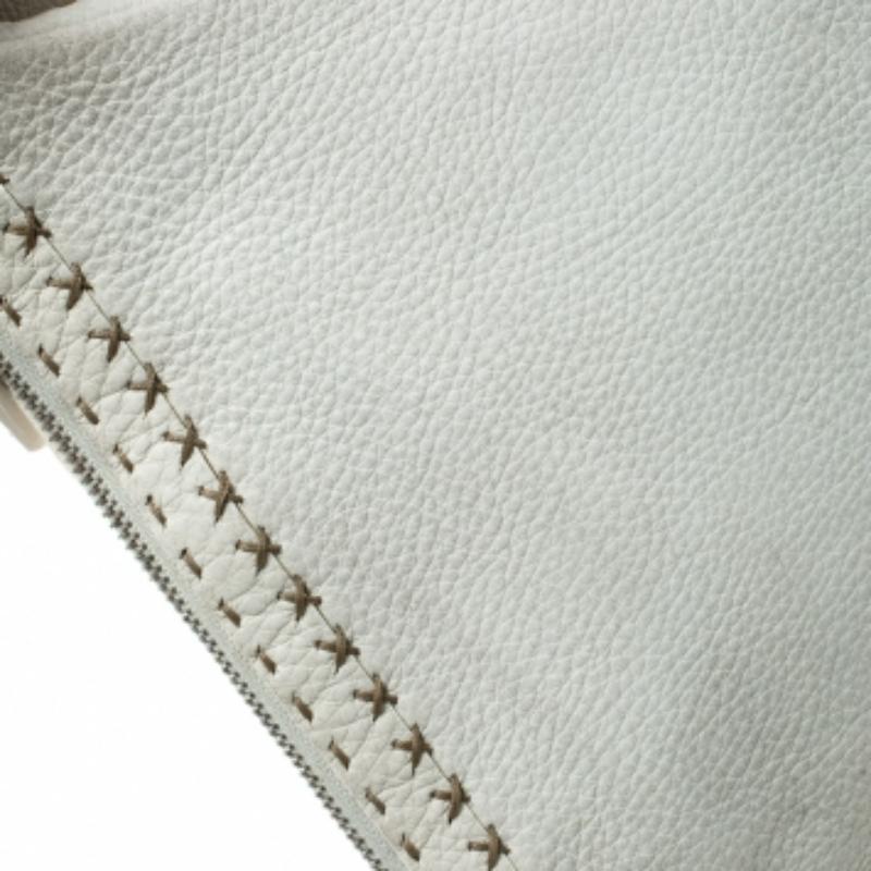 Fendi Marfil Selleria Piel Pequeña Oyster Hobo en Bueno estado para la venta en Dubai, Al Qouz 2
