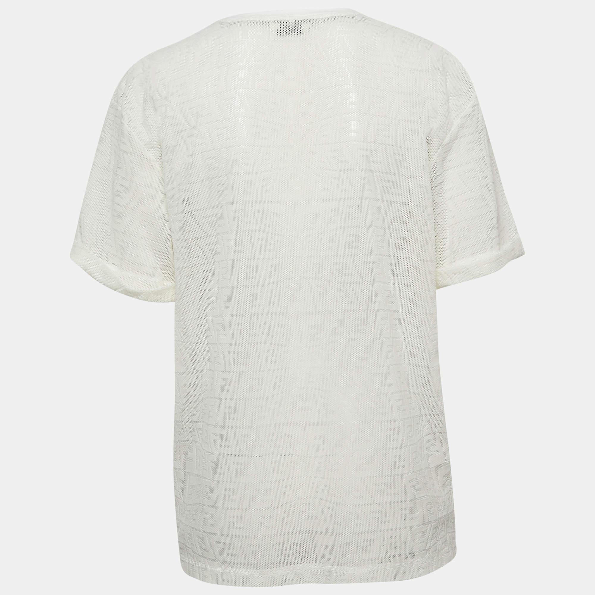 Elevate your everyday style with this meticulously crafted T-shirt by Fendi. Impeccable tailoring ensures a perfect fit, while the signature mesh offers a luxe look.