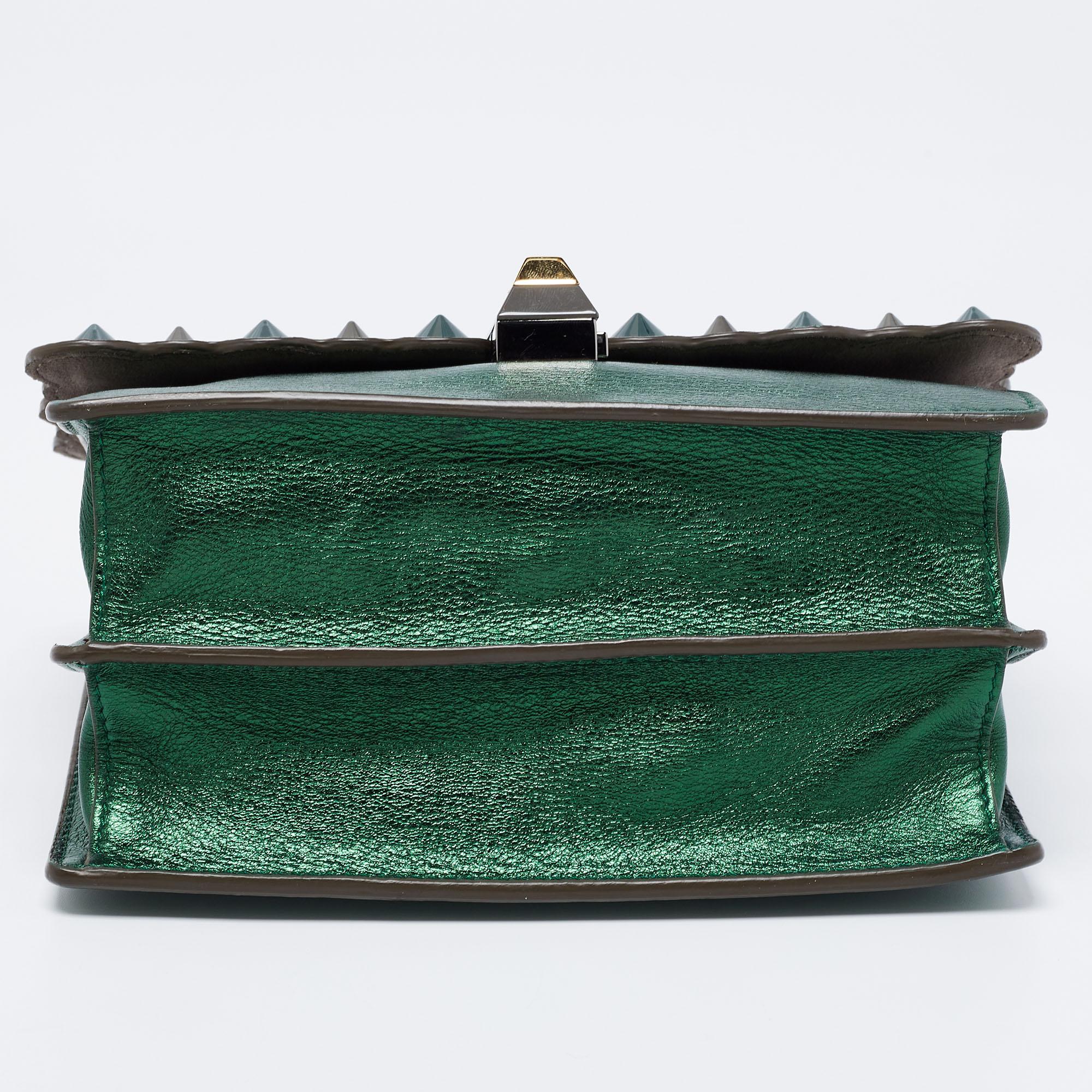 Fendi Jade Green Leather Small Scalloped Kan I Shoulder Bag In Good Condition In Dubai, Al Qouz 2
