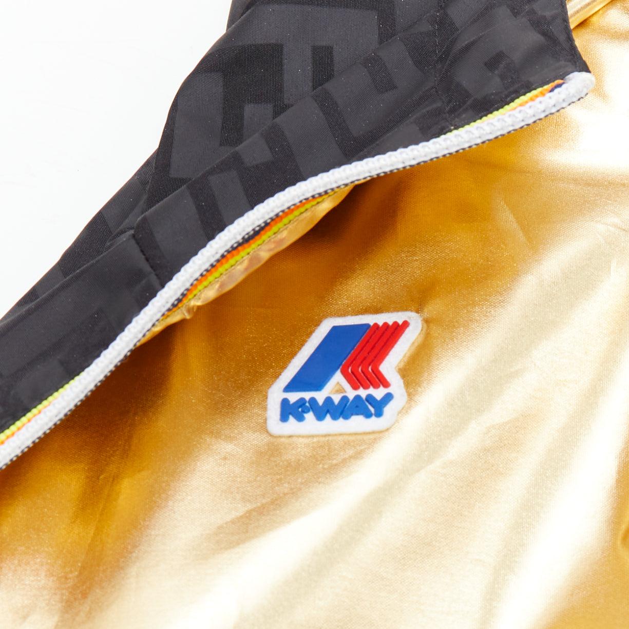 FENDI K-WAY Metallic Gold Schwarz FF reversible wasserdichter Windbreaker S
Referenz: KNLM/A00369
Marke: Fendi
Collection'S: K-way
MATERIAL: Polyester, Gemisch
Farbe: Gold, Schwarz
Muster: Monogram
Verschluss: Reißverschluss
Innenfutter: Goldener
