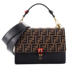 Fendi Kan I Tasche aus geprägtem Leder mit Zucca-Muster Medium