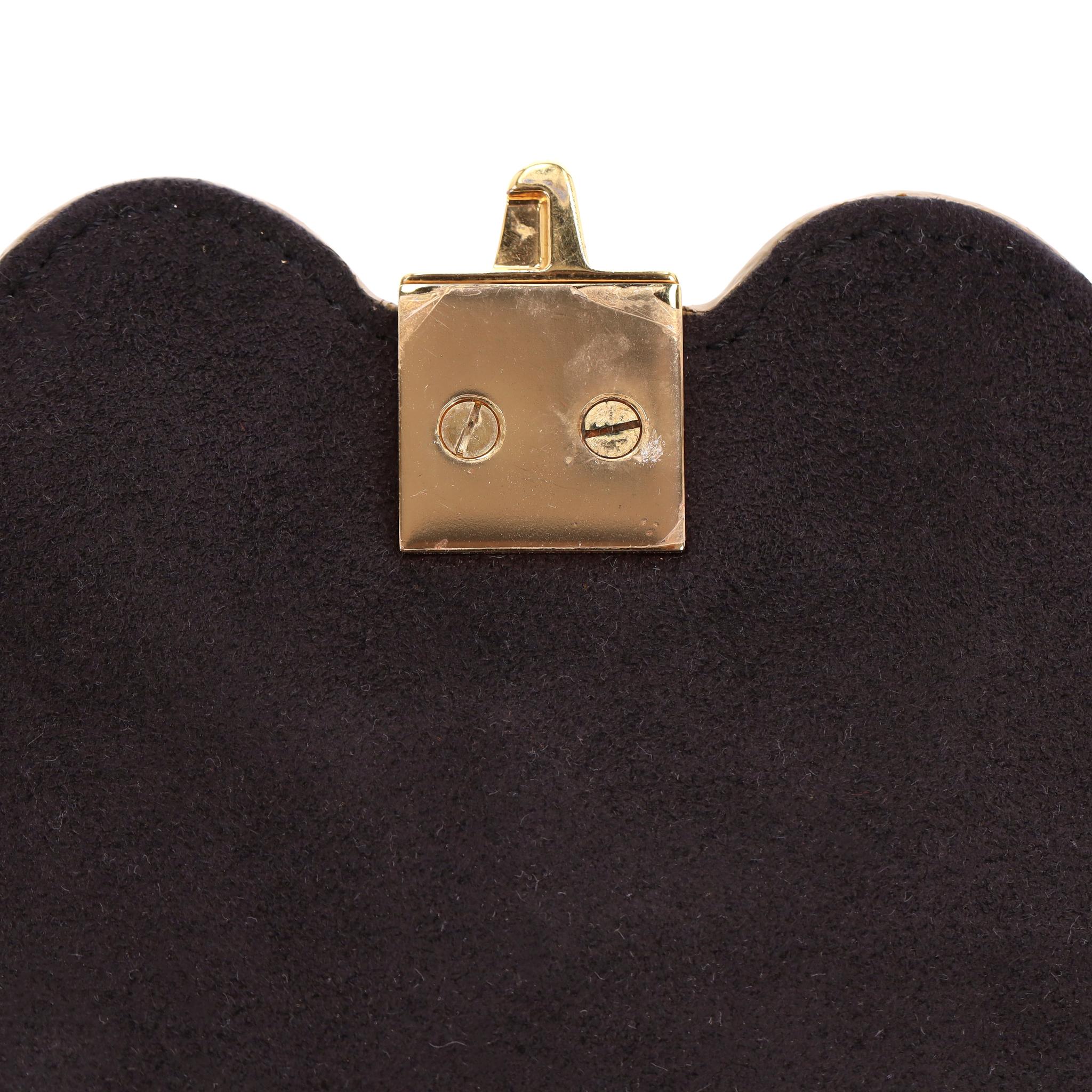 Fendi KAN I Scalloped Vitello Liberty Leder Beschlagene Mittlere Umhängetasche im Angebot 8