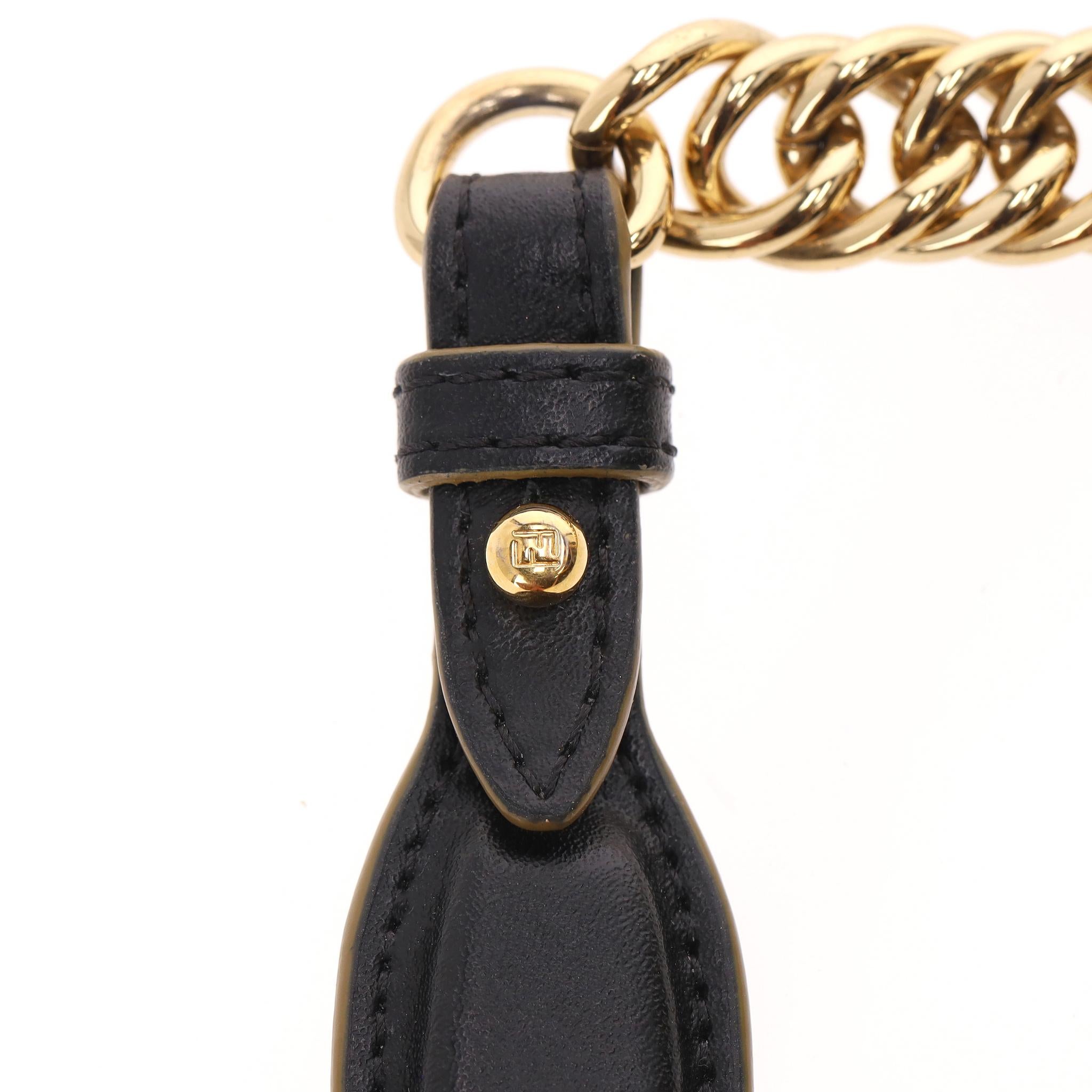 Fendi KAN I Scalloped Vitello Liberty Leder Beschlagene Mittlere Umhängetasche im Angebot 4