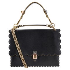 Fendi KAN I Scalloped Vitello Liberty Leder Beschlagene Mittlere Umhängetasche