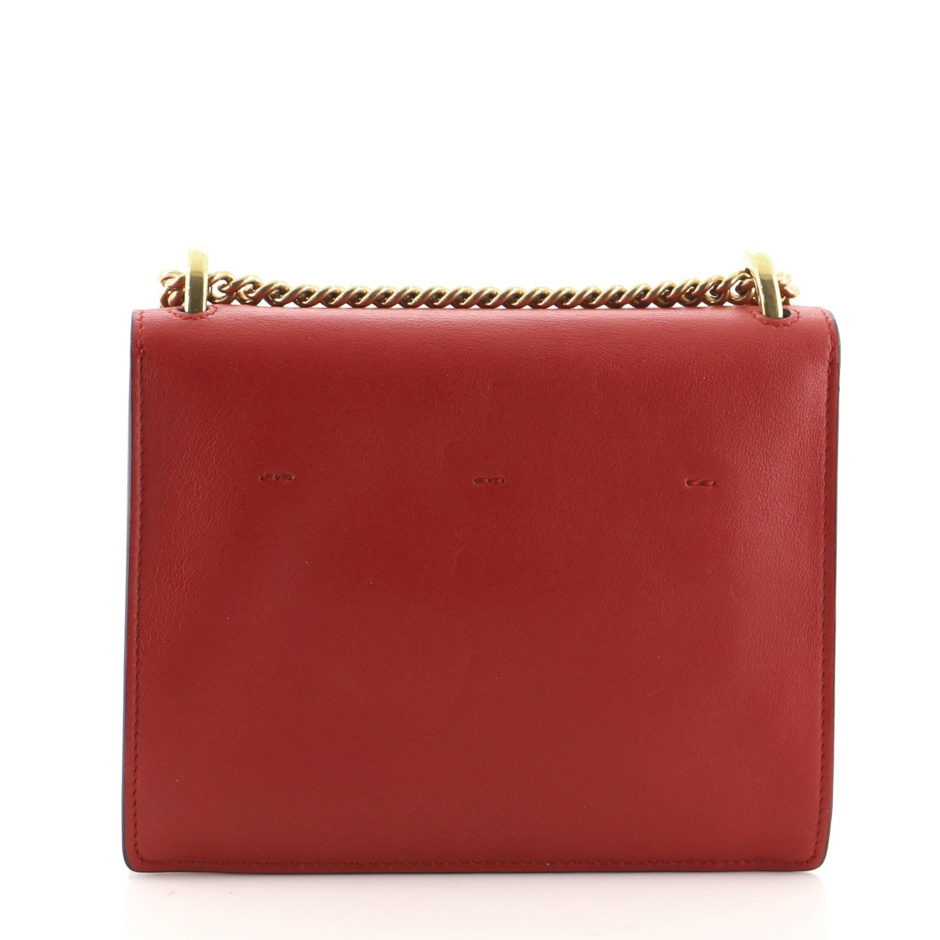 Fendi Kan U Umhängetasche aus Leder Klein im Zustand „Gut“ in NY, NY