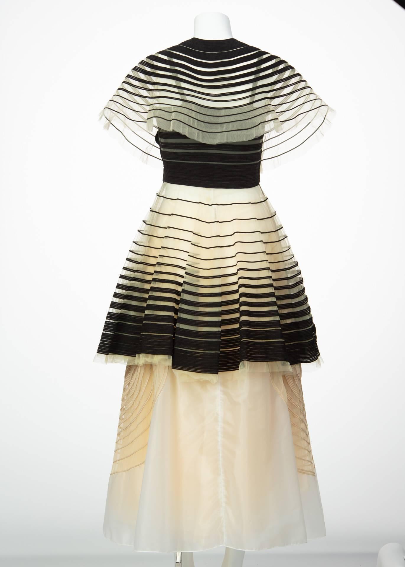 Fendi Karl Lagerfeld Pasarela S/S 2008 Vestido de ante negro recortado Conjunto de falda y capa en venta 3