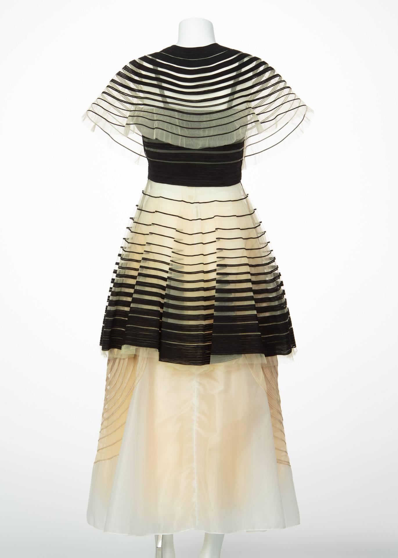 Fendi Karl Lagerfeld Pasarela S/S 2008 Vestido de ante negro recortado Conjunto de falda y capa en venta 4