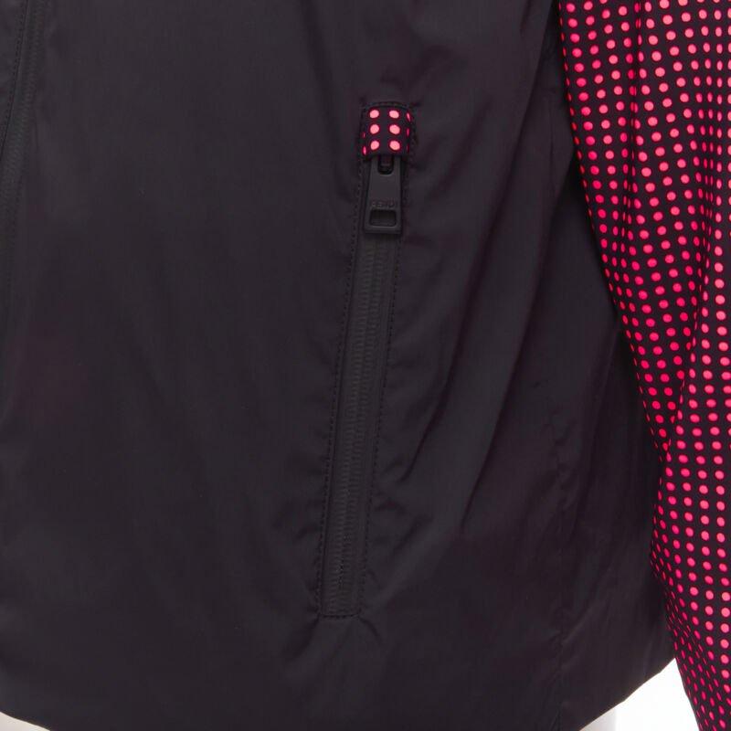 FENDI Karl Loves negro rosa lunares nylon activewear cazadora cortaviento en venta 2