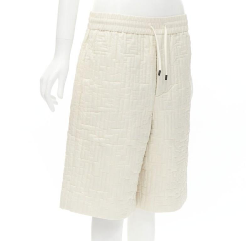 FENDI KIM JONES 2021 Runway FF Zucca monogram padded nylon shorts IT50 L
Reference: TGAS/C01370
Brand: Fendi
Designer: Kim Jones
Model: FB0754-AI05-F0QWN
Collection: Fall Winter 2021 - Runway
Material: Nylon
Color: Beige
Pattern: Solid
Closure: