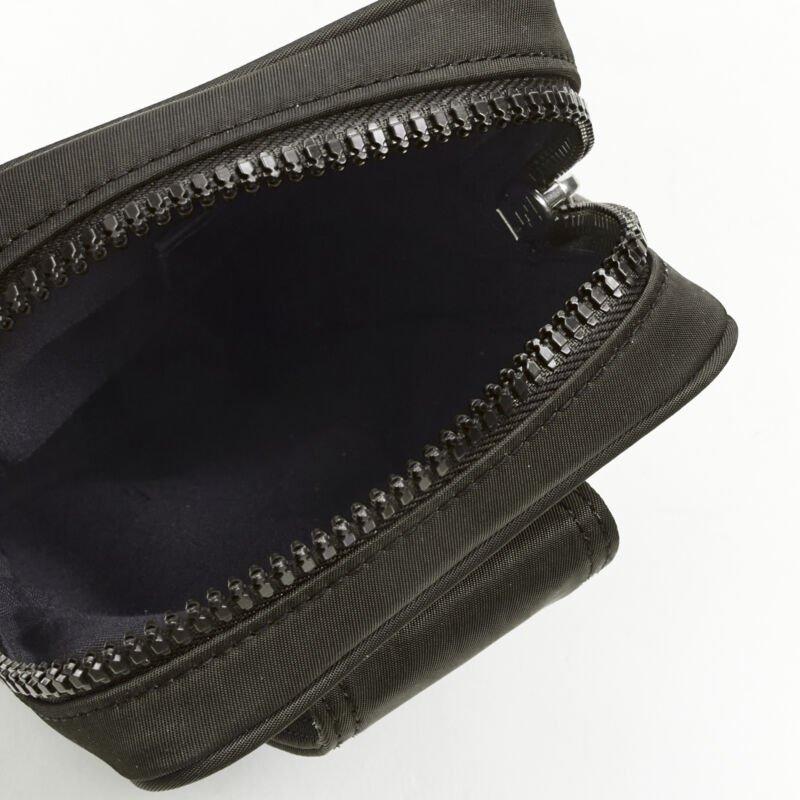 FENDI KIM JONES 2022 Sac à bandoulière vertical baguette FF en nylon vert foncé en vente 3