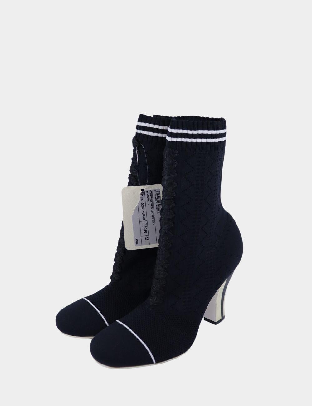 Botines calados Fendi Knit Rockoko Runway Talla EU 39 en Nuevo estado para la venta en Amman, JO