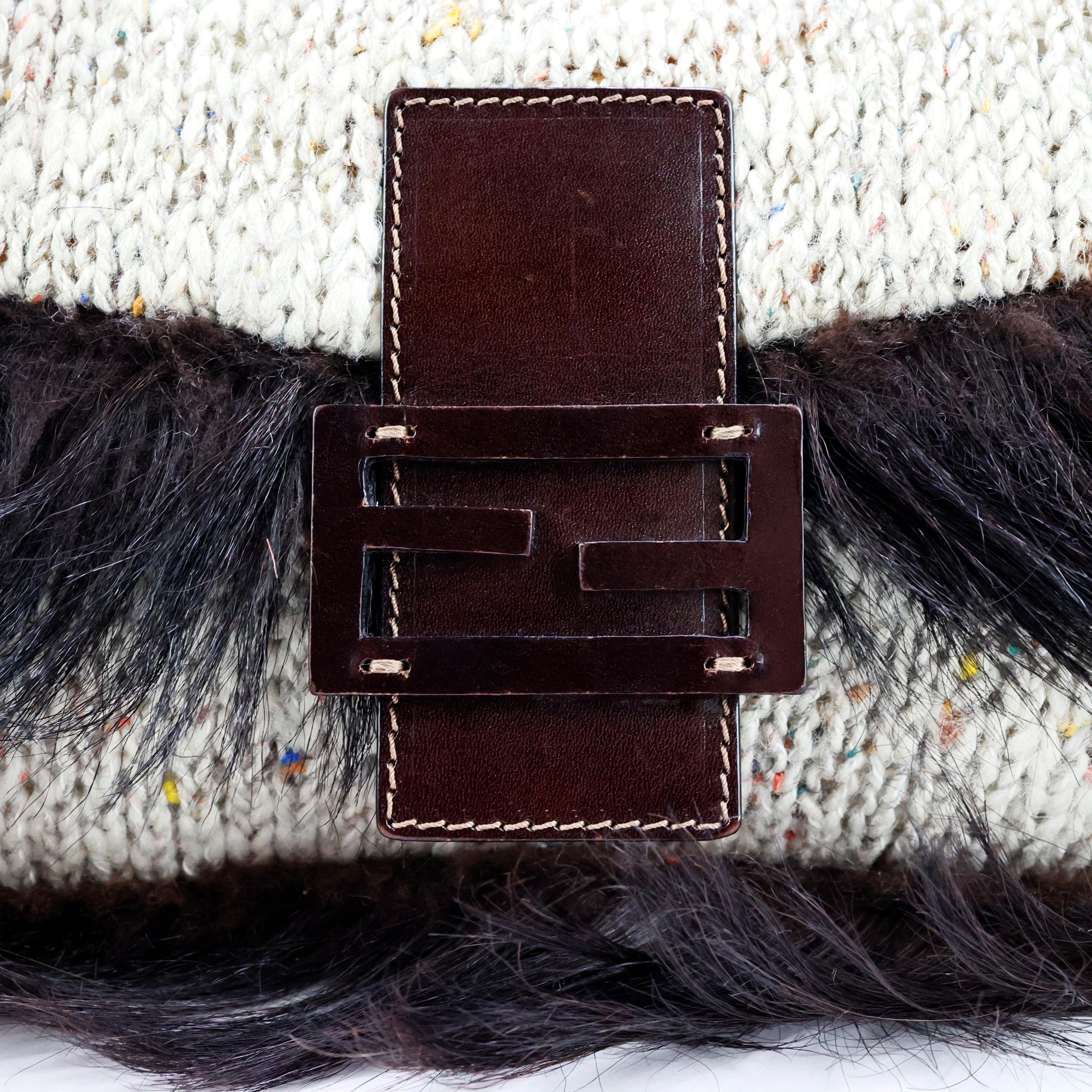 Fendi Knitted Baguette with Fur In Good Condition For Sale In Bressanone, IT