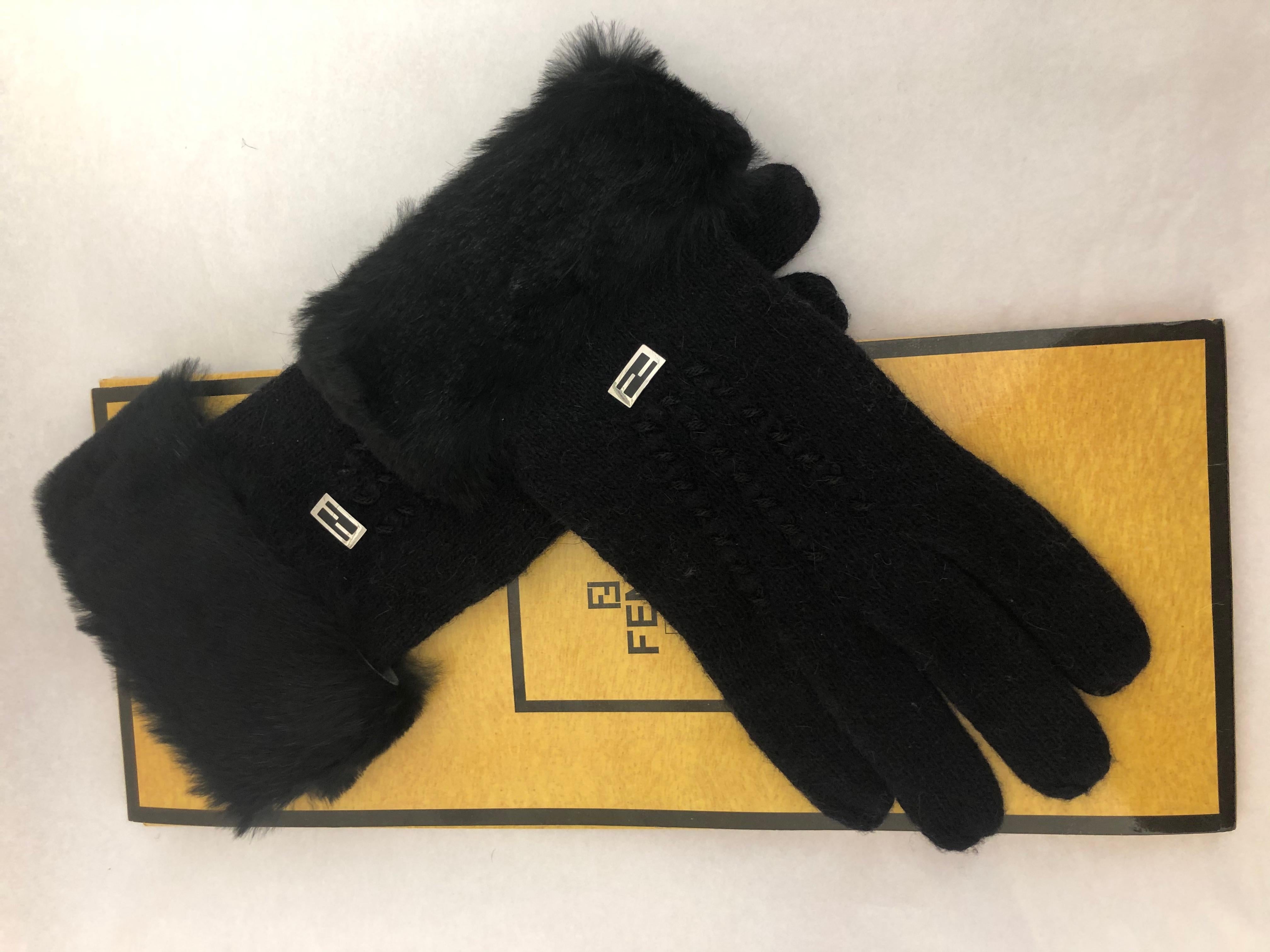 Black Fendi Lambs Wool/Angora w/Rabbit Fur Cuffs Gloves 71/2-8. In original package