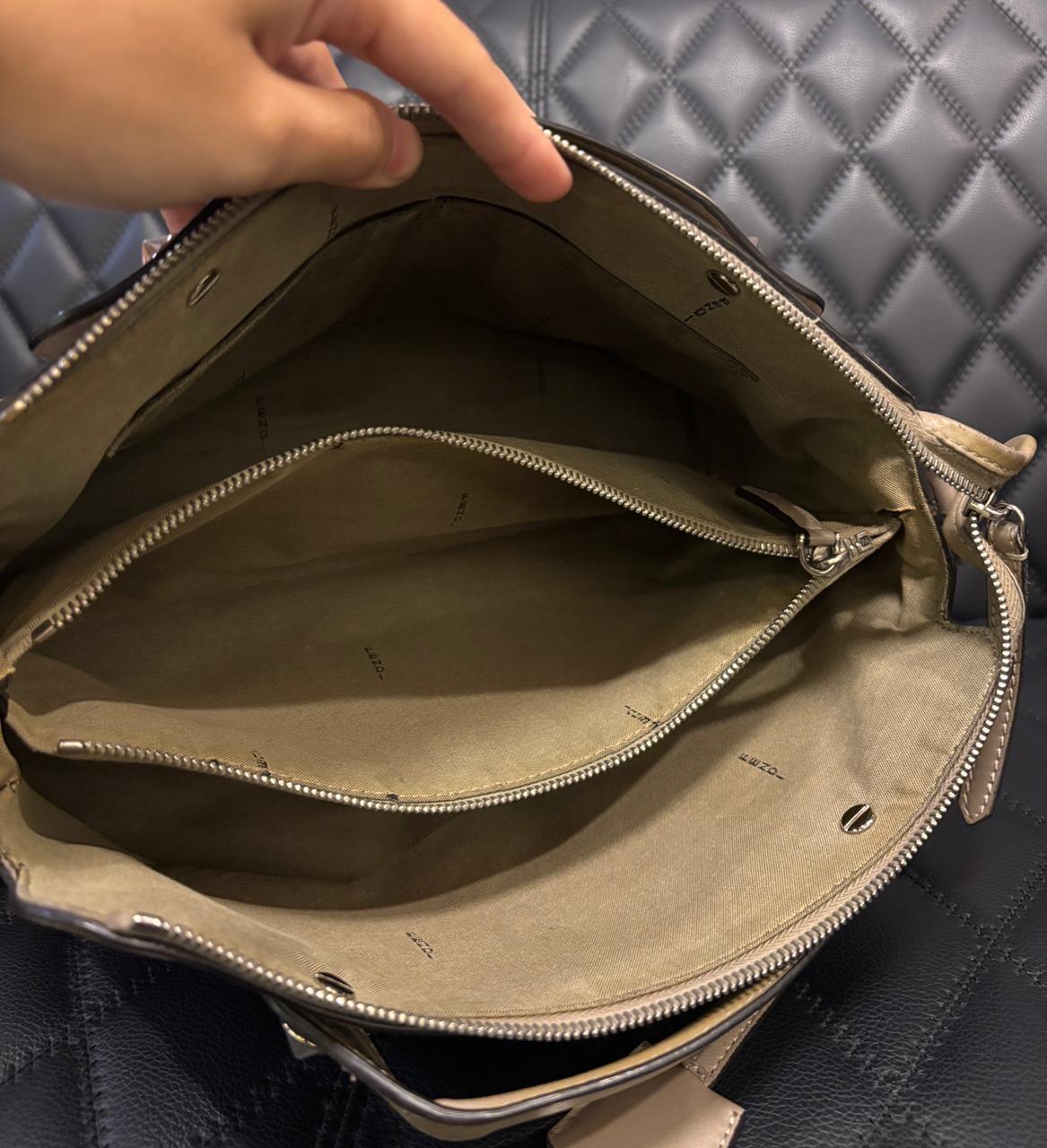 Fendi Große Taupe Leder By The Way Tasche im Angebot 10