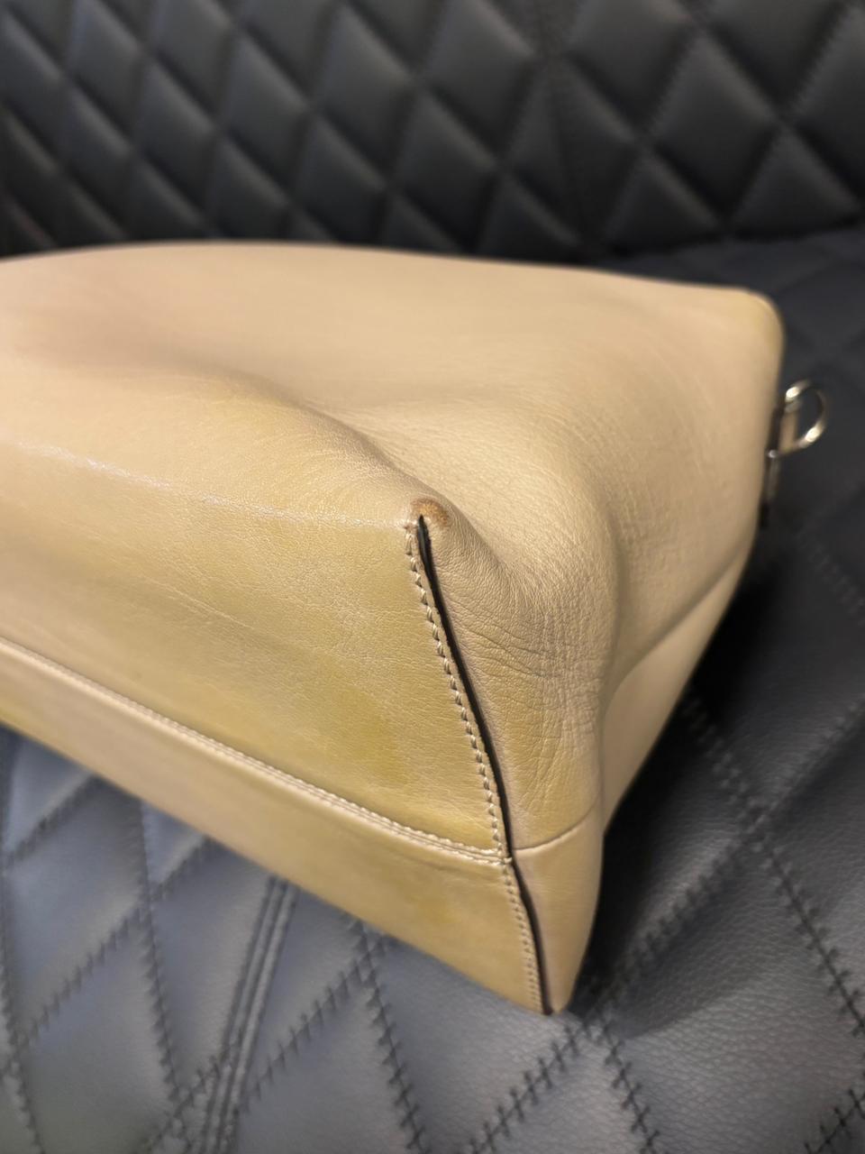 Fendi Große Taupe Leder By The Way Tasche (Beige) im Angebot